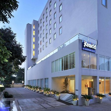 Hometel Csandígarh Kültér fotó