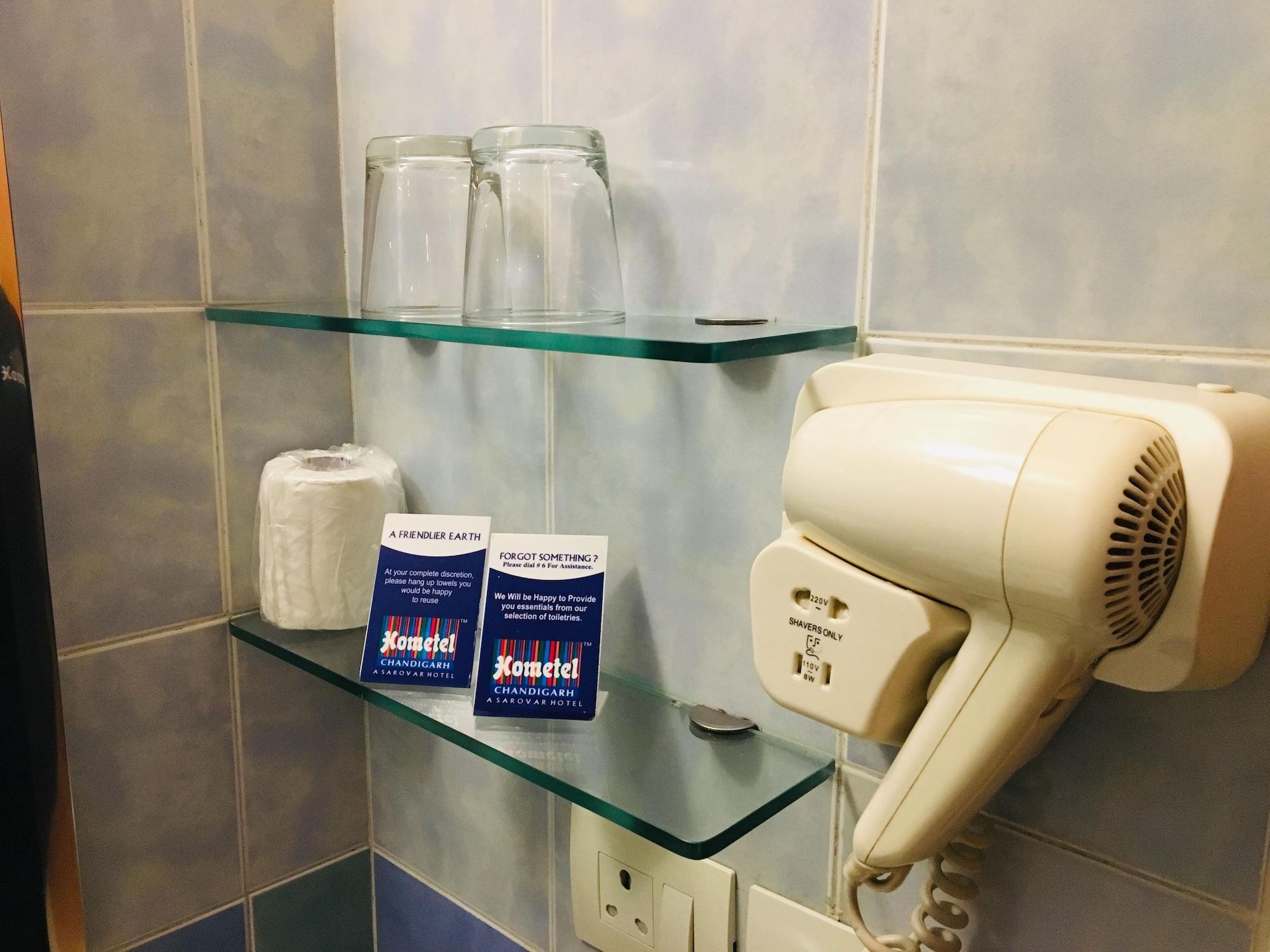 Hometel Csandígarh Kültér fotó