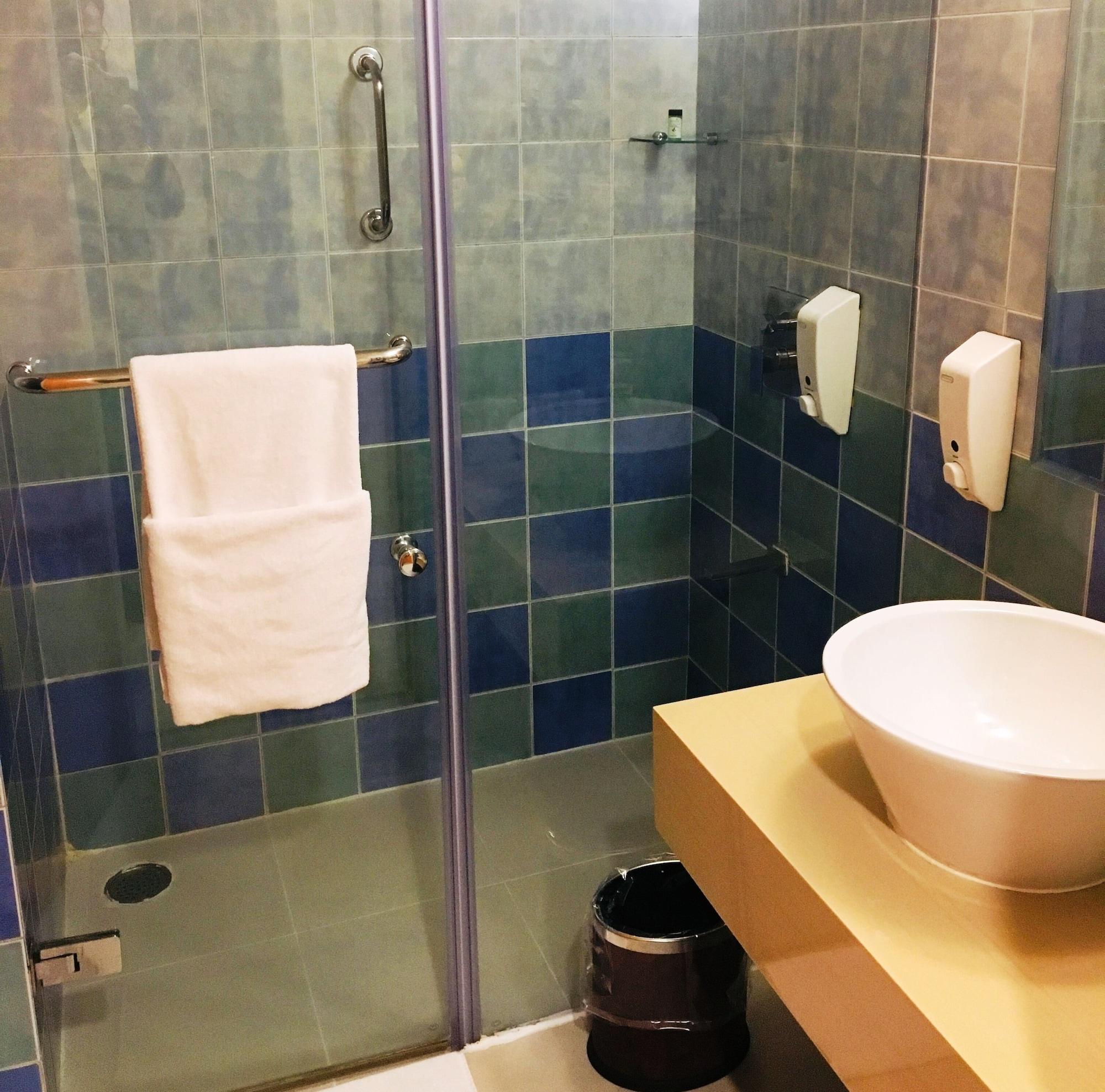 Hometel Csandígarh Kültér fotó