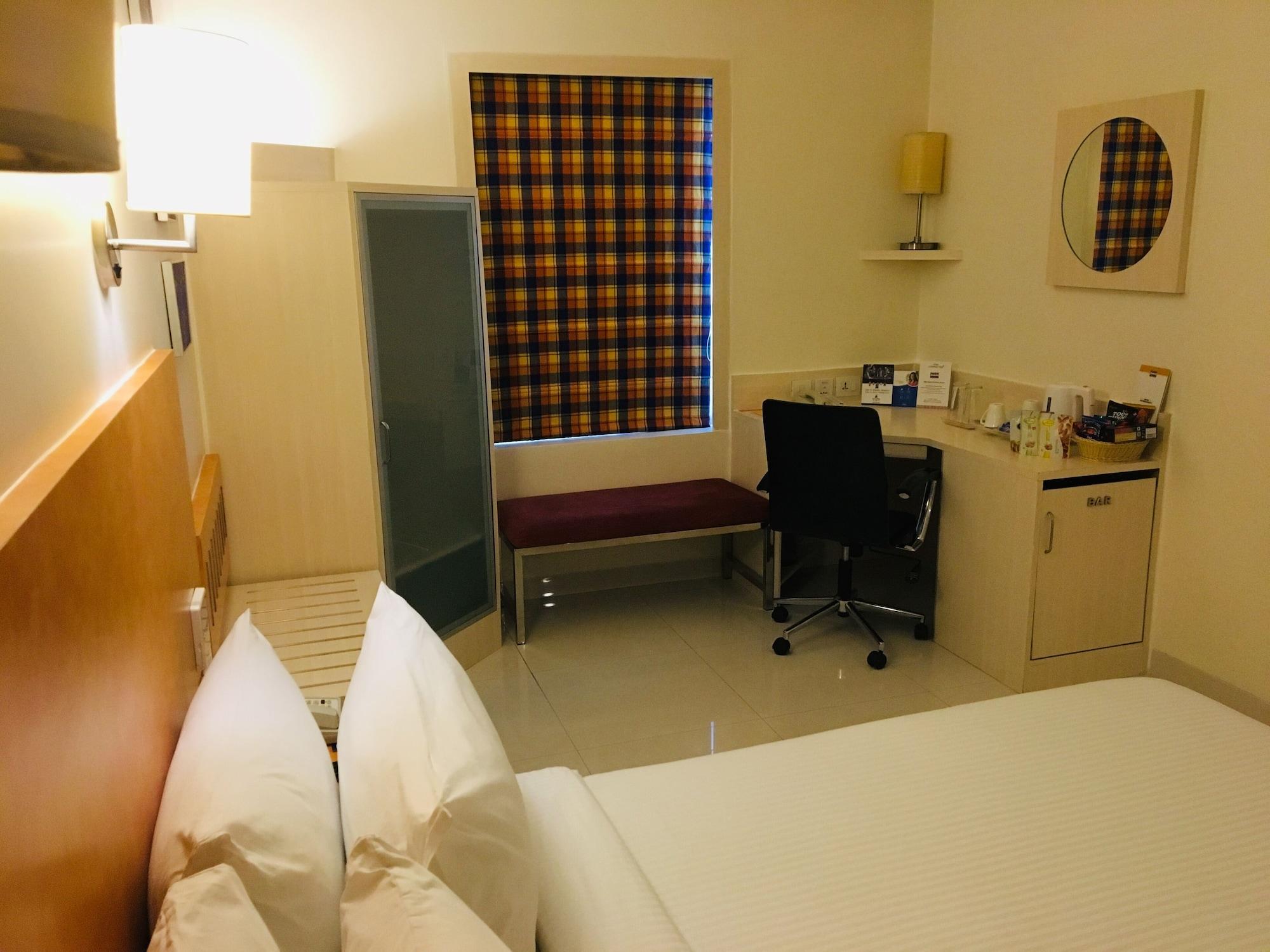Hometel Csandígarh Kültér fotó