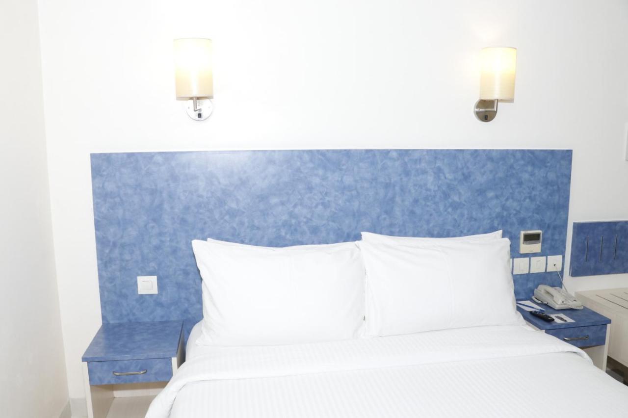 Hometel Csandígarh Kültér fotó