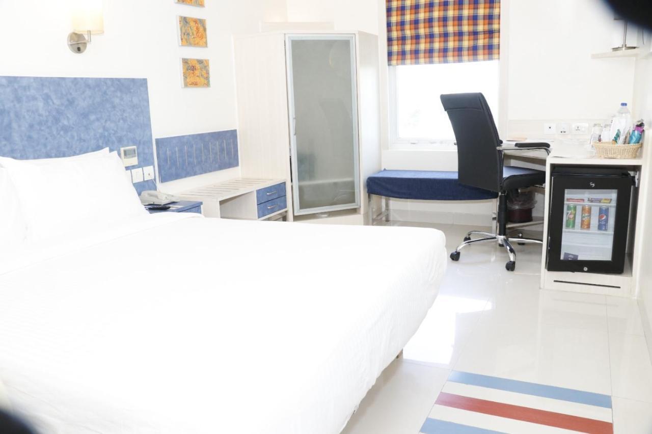Hometel Csandígarh Kültér fotó