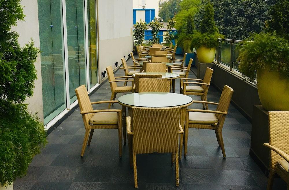 Hometel Csandígarh Kültér fotó