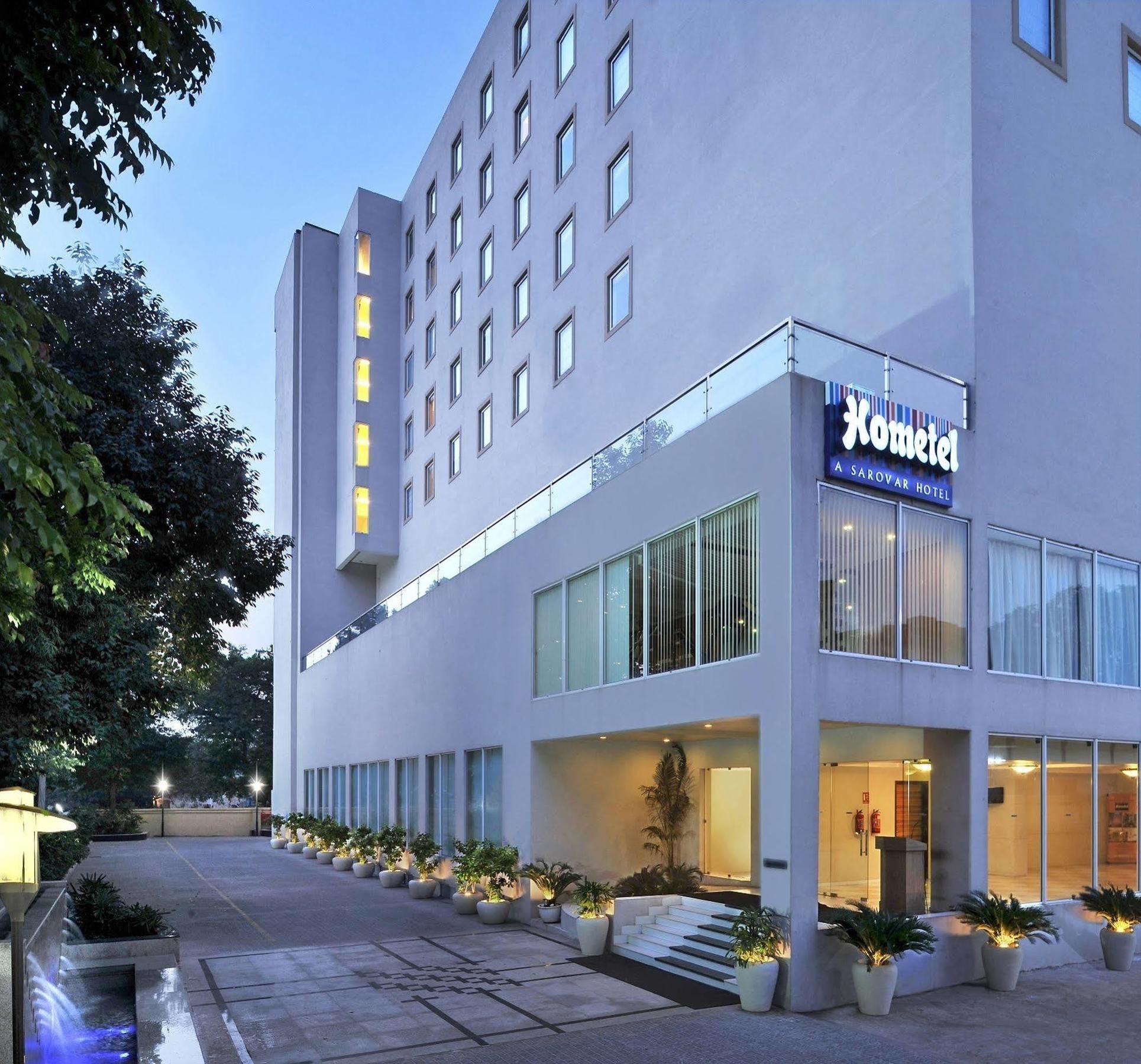 Hometel Csandígarh Kültér fotó