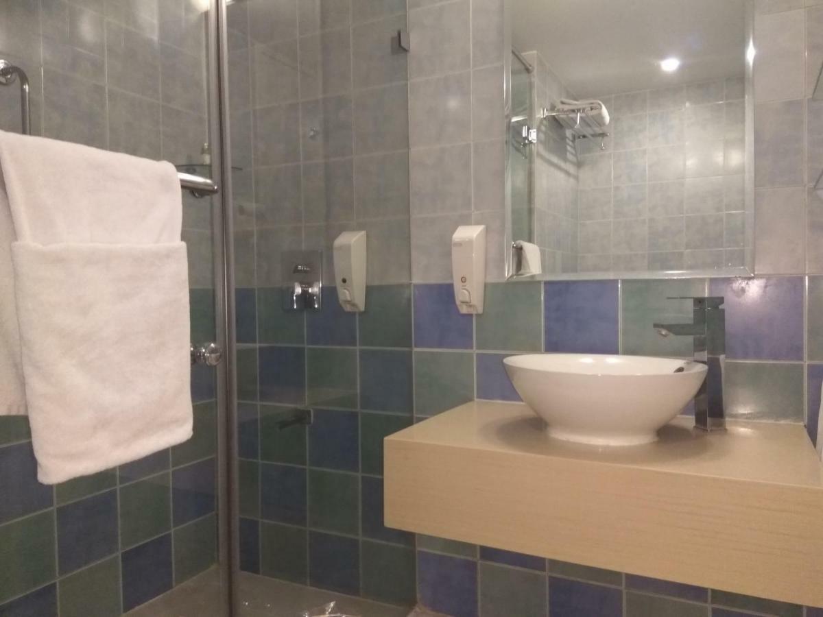 Hometel Csandígarh Kültér fotó